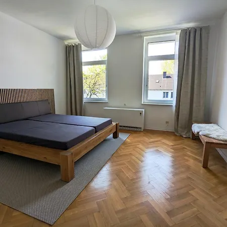 Daire Zentral Gelegen, Sehr Geraeumig, 3 Zimmer, 3 Betten