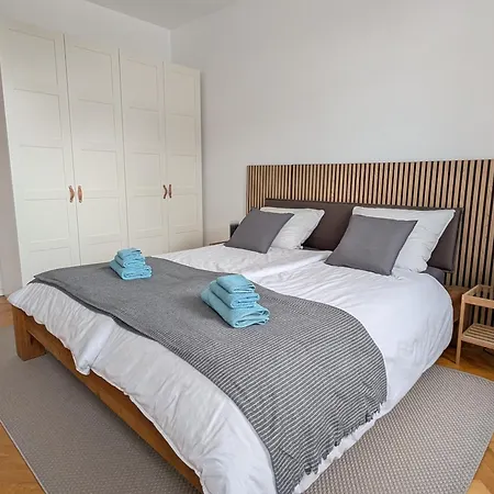 Zentral Gelegen, Sehr Geraeumig, 3 Zimmer, 3 Betten Apartmán Essen