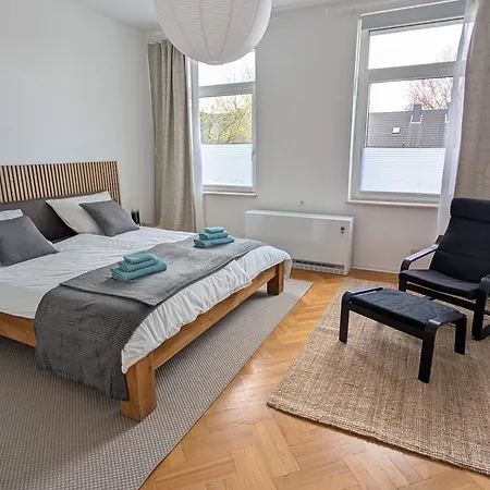 Zentral Gelegen, Sehr Geraeumig, 3 Zimmer, 3 Betten إسن