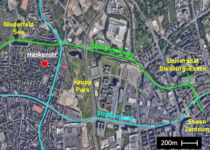 Zentral Gelegen, Sehr Geraeumig, 3 Zimmer, 3 Betten 埃森