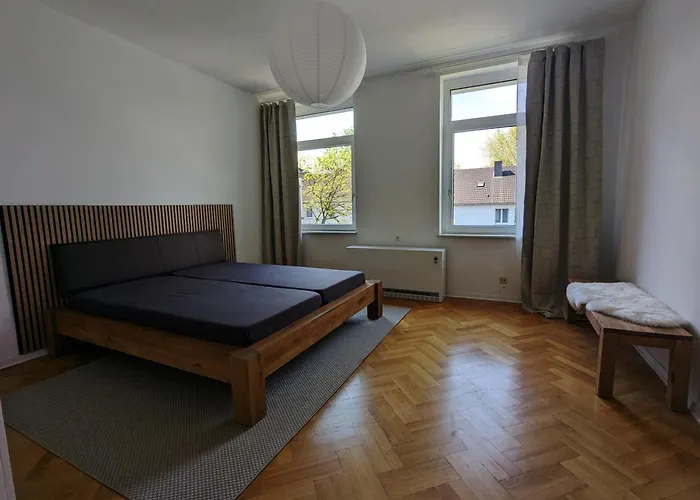 Zentral Gelegen, Sehr Geraeumig, 3 Zimmer, 3 Betten 公寓 埃森